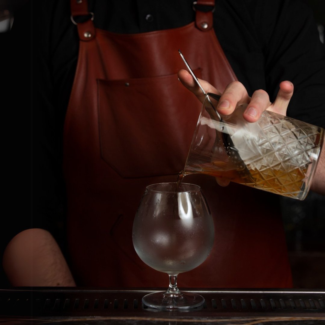 Mixing glass