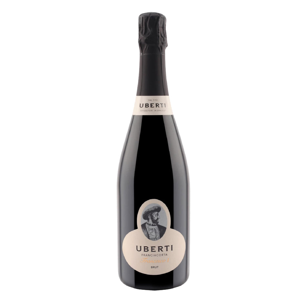 bottiglia di vino spumante Uberti Franciacorta con etichetta beige e ritratto di uomo in nero su sfondo bianco, in vetro scuro, tappo nero, sfondo