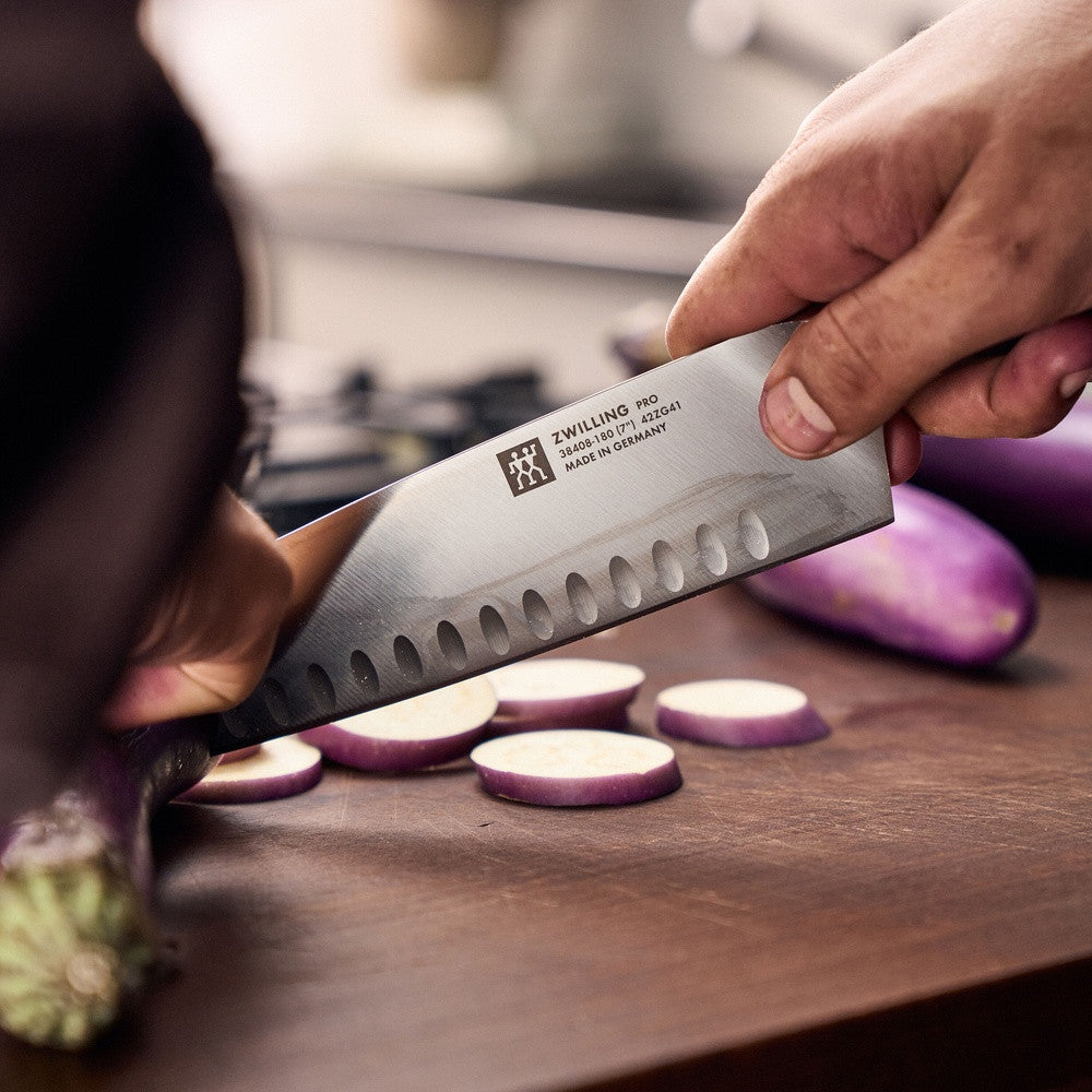 18 cm - Zwilling Pro Coltello Cucina Santoku Alveolato In Acciaio Inox