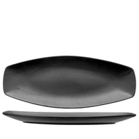 Vassoio o piatto nero opaco allungato con bordi leggermente rialzati, visto dall'alto e di profilo, su sfondo bianco.