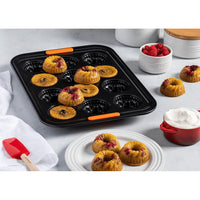 12 Forme - Le Creuset Forme Speciali Stampo Mini Ciambelle Antiaderente In Acciaio al Carbonio