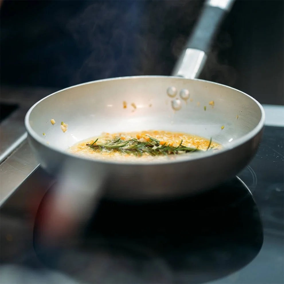 Professional aluminium frying pan for even cooking