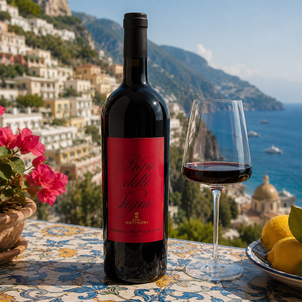 Come servire il vino rosso d'estate Vino rosso d'estate servito fresco durante una cena